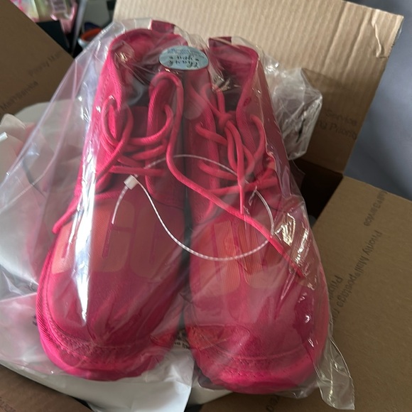 UGG Other - Ugg Neumel Hot Pink Lace Up Wool Lined Chukka Boots Size 6 Big Girl New